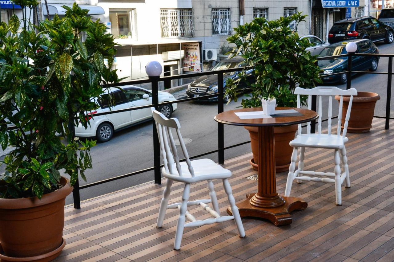 Piccolo Hotel Vake Tbilissi Extérieur photo